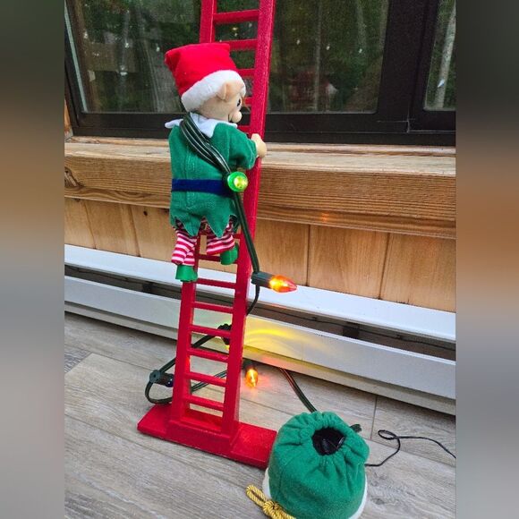 Mr. CHRISTMAS Super Climbing Elf HTF rare  climbs up and down with music lights! - Picture 11 of 13